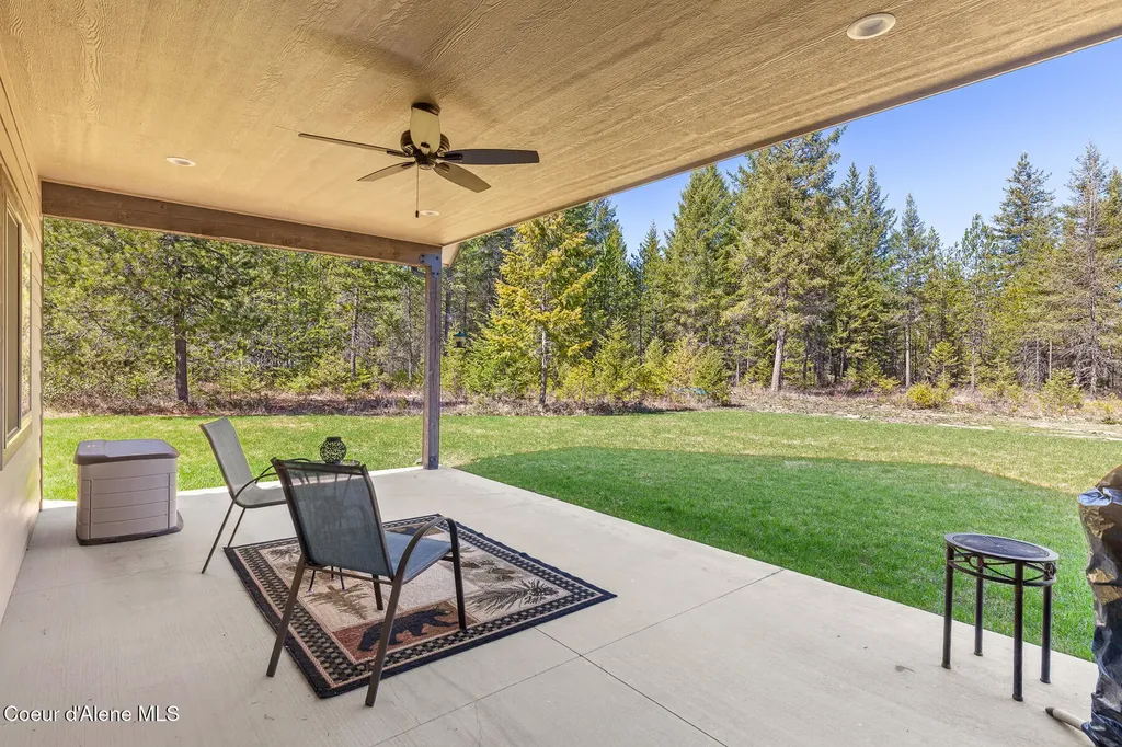 545 Peacock Lane Spirit Lake ID 83869