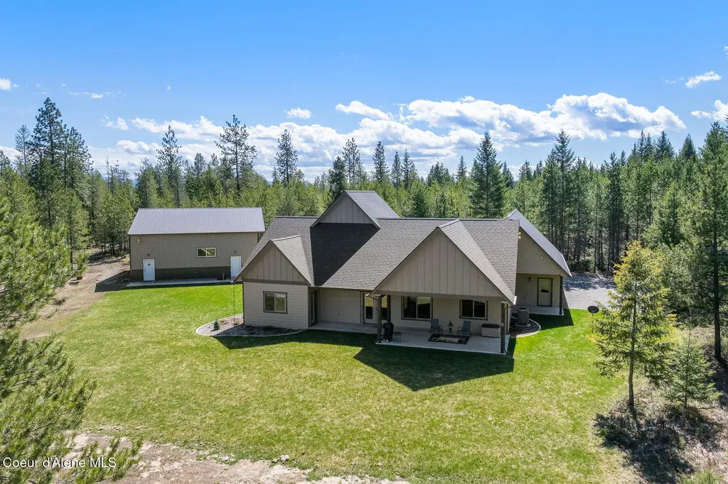 545 Peacock Lane Spirit Lake ID 83869