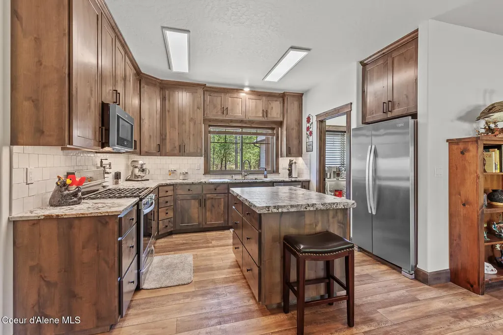 545 Peacock Lane Spirit Lake ID 83869