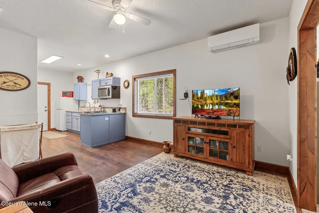 545 Peacock Lane Spirit Lake ID 83869