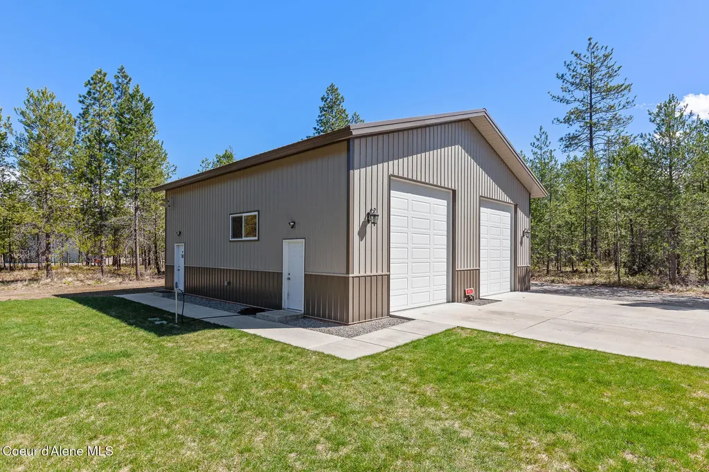 545 Peacock Lane Spirit Lake ID 83869