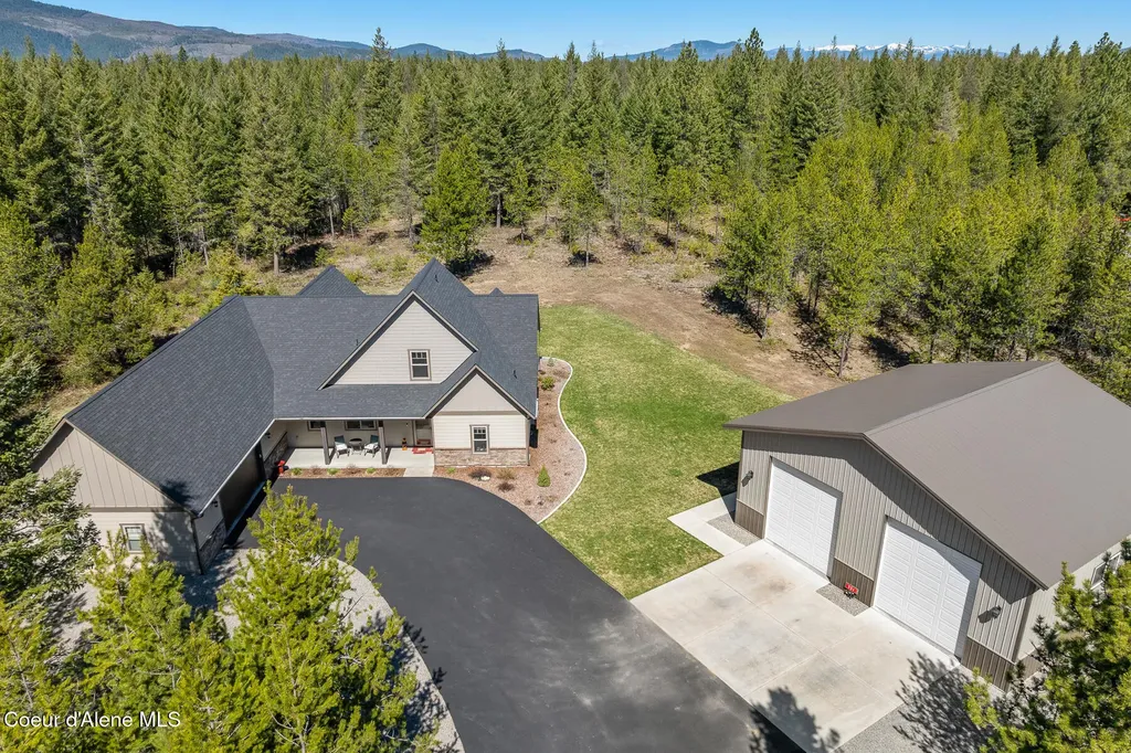 545 Peacock Lane Spirit Lake ID 83869