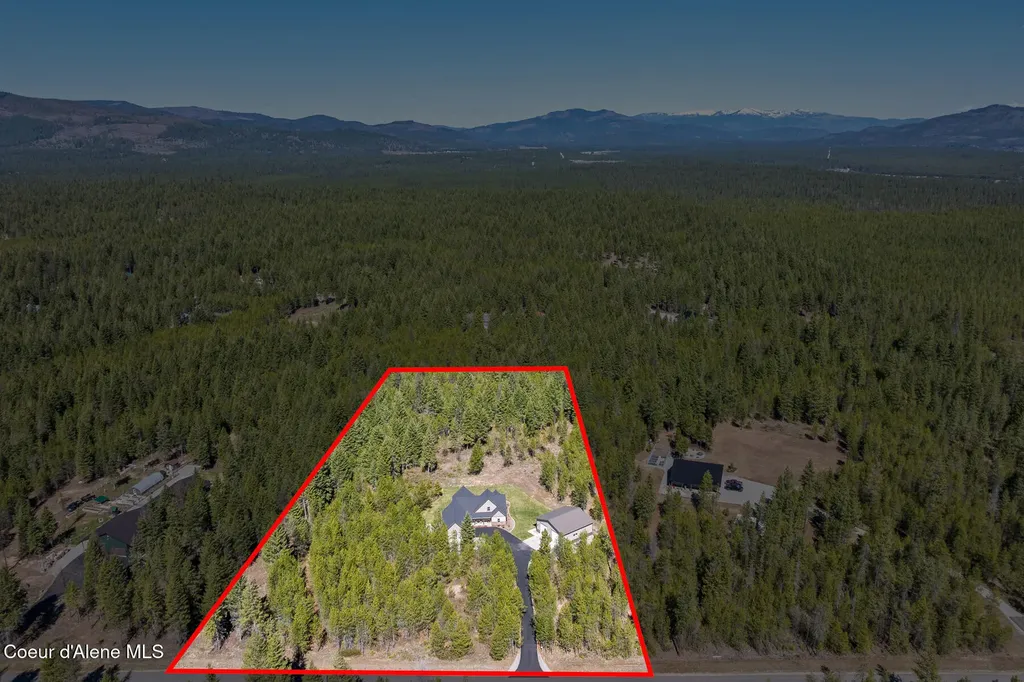 545 Peacock Lane Spirit Lake ID 83869