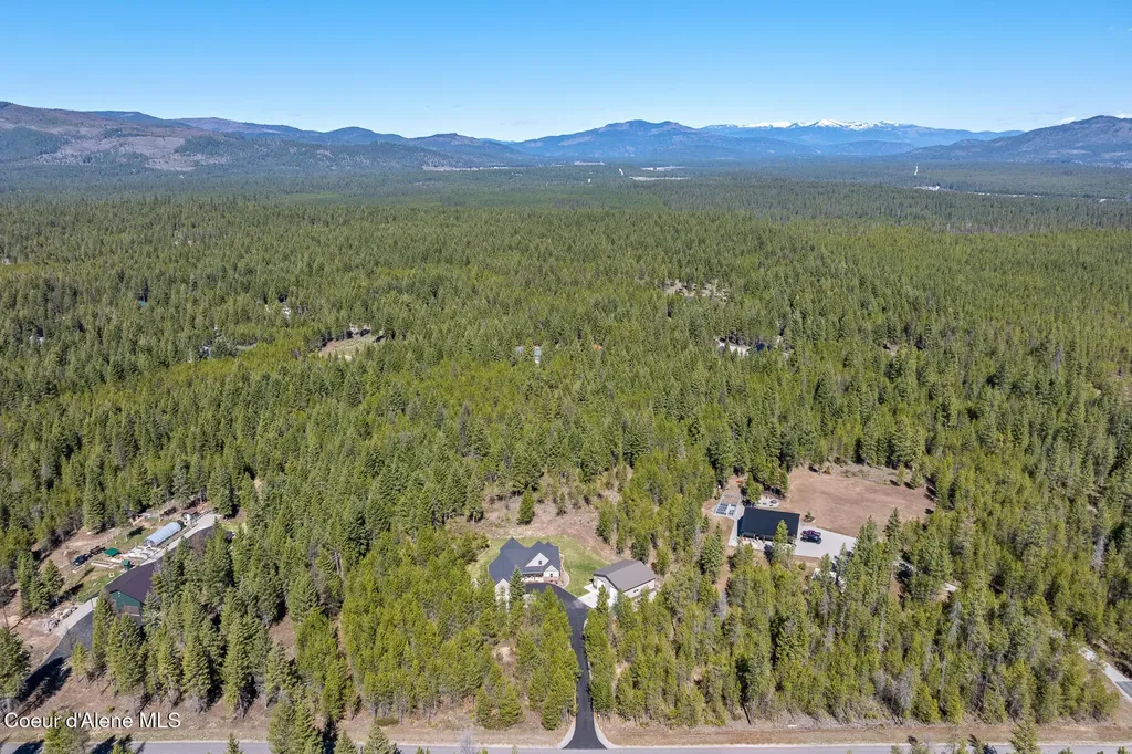 545 Peacock Lane Spirit Lake ID 83869