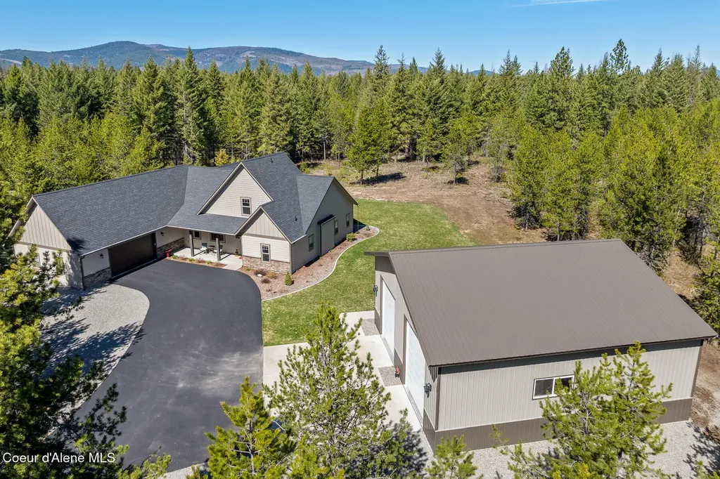 545 Peacock Lane Spirit Lake ID 83869