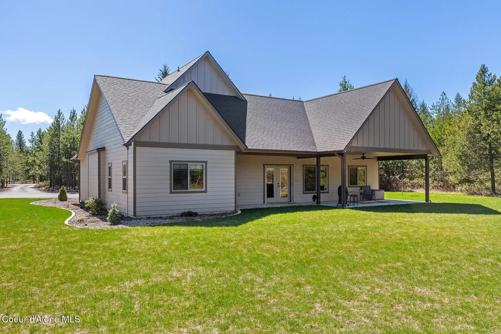 545 Peacock Lane Spirit Lake ID 83869