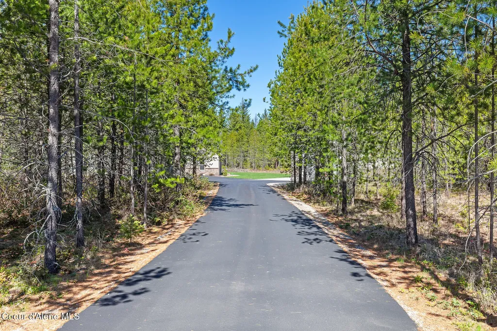545 Peacock Lane Spirit Lake ID 83869