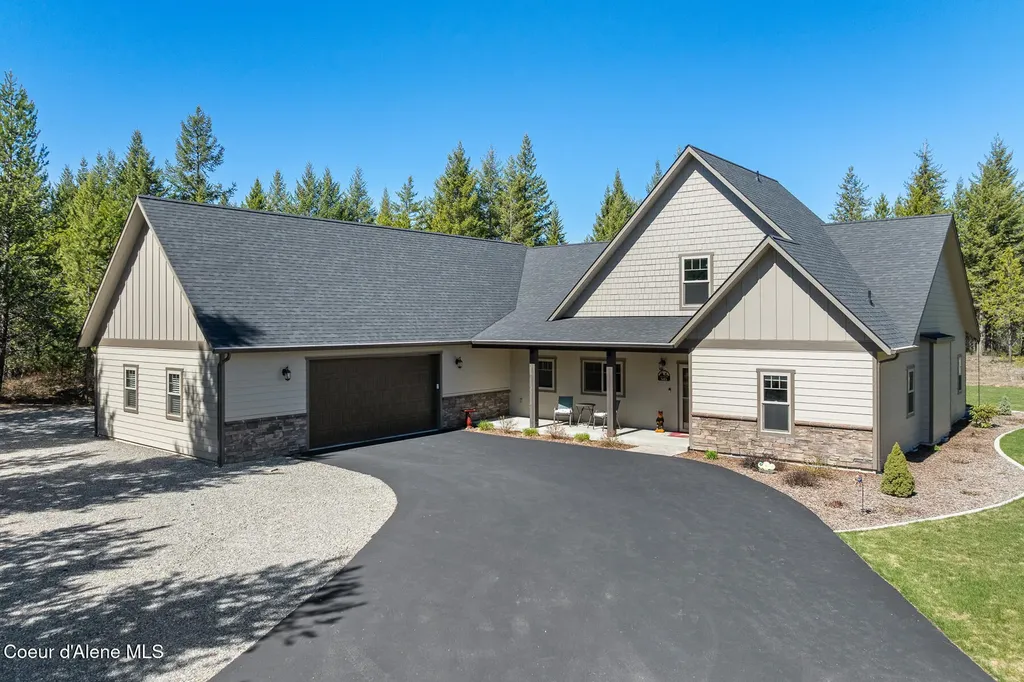 545 Peacock Lane Spirit Lake ID 83869