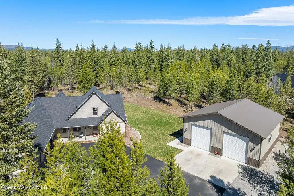 545 Peacock Lane Spirit Lake ID 83869