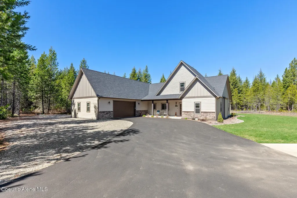 545 Peacock Lane Spirit Lake ID 83869
