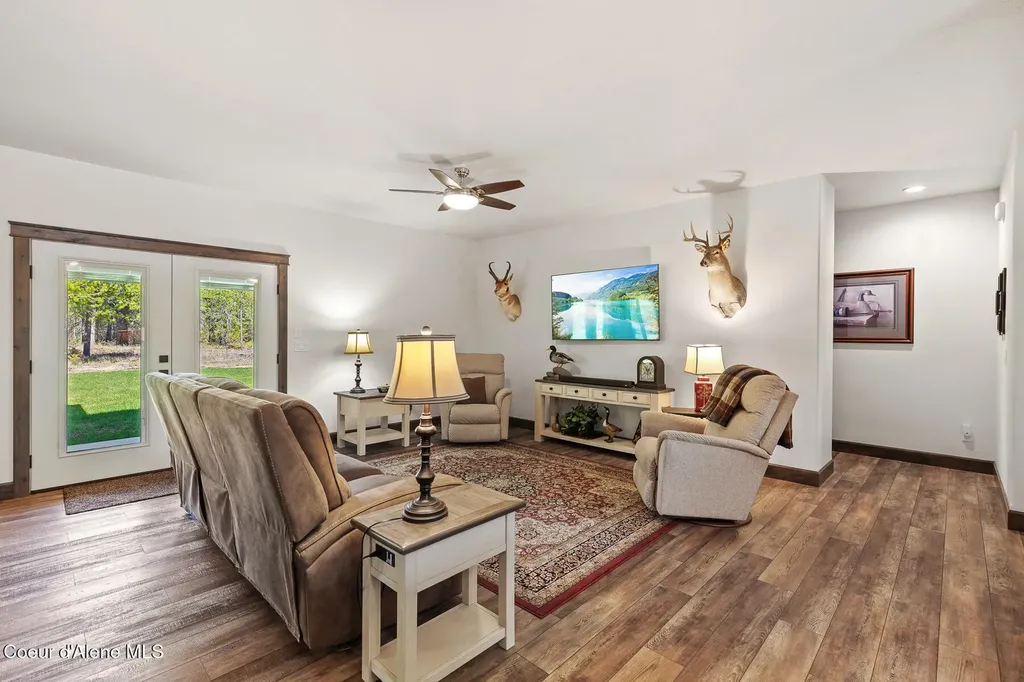 545 Peacock Lane Spirit Lake ID 83869