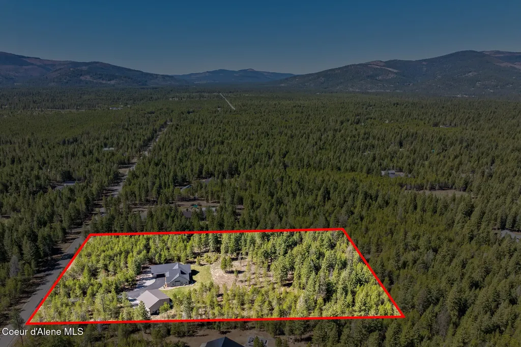 545 Peacock Lane Spirit Lake ID 83869