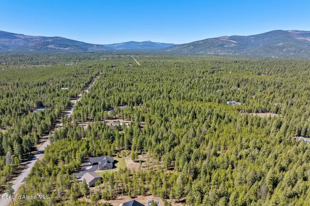 545 Peacock Lane Spirit Lake ID 83869