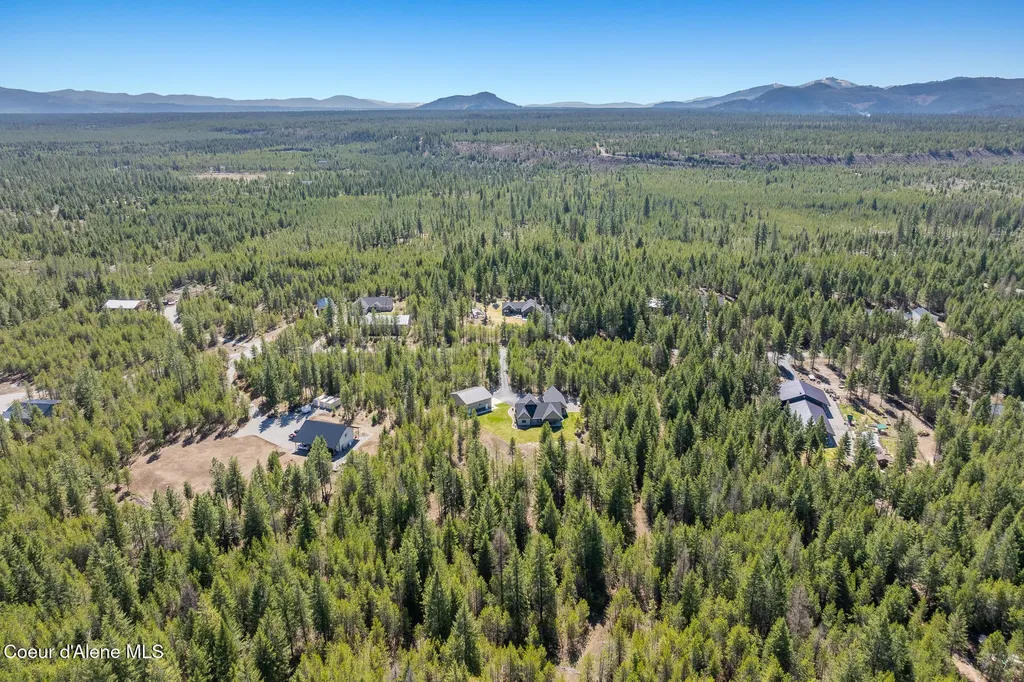 545 Peacock Lane Spirit Lake ID 83869