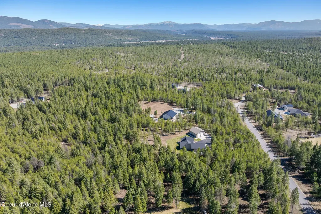 545 Peacock Lane Spirit Lake ID 83869