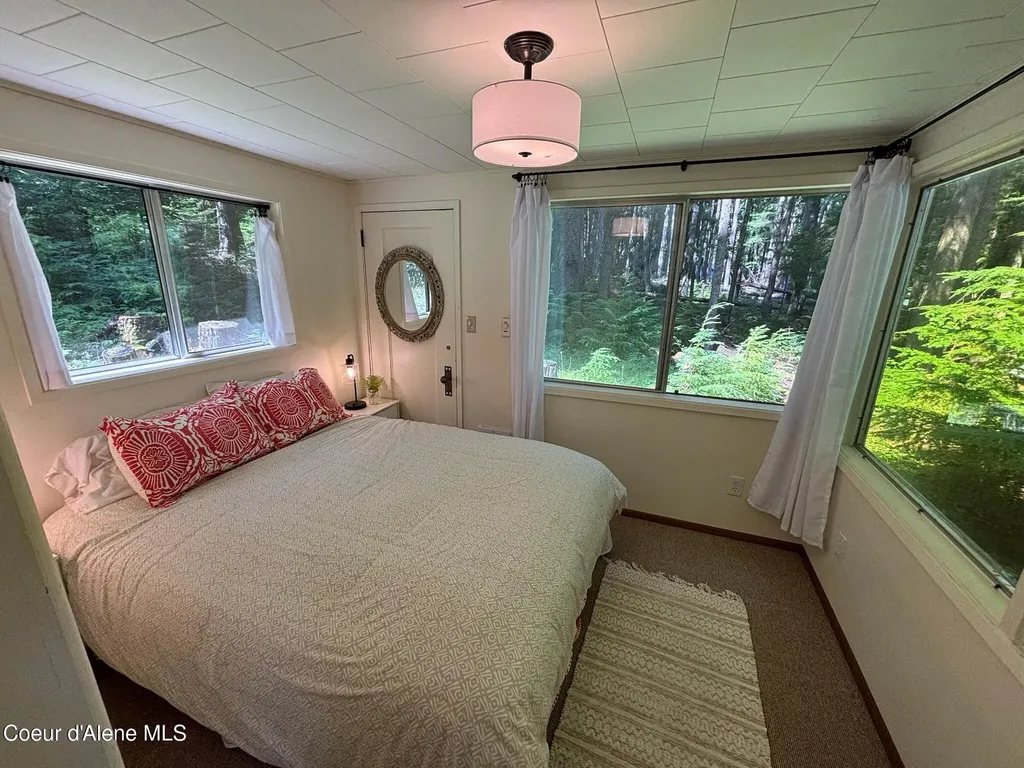 1449 W Prl Shore Priest Lake ID 83856