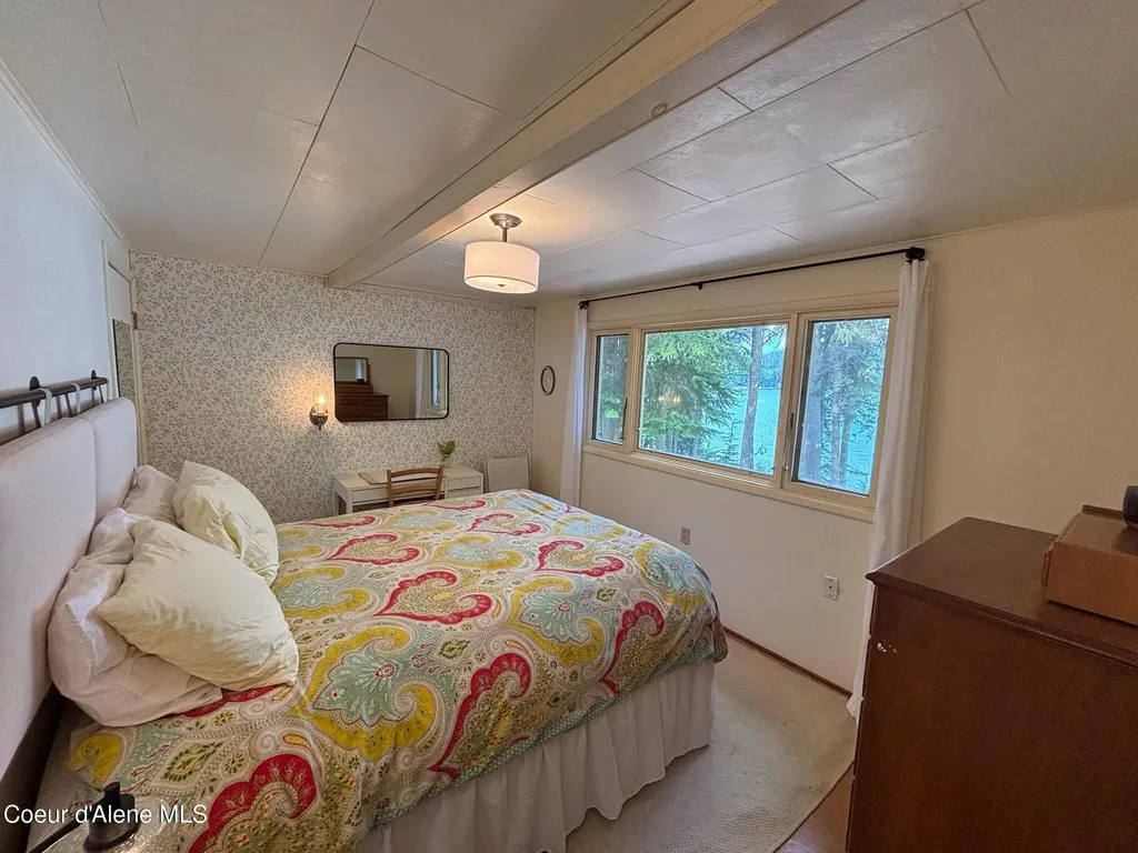 1449 W Prl Shore Priest Lake ID 83856