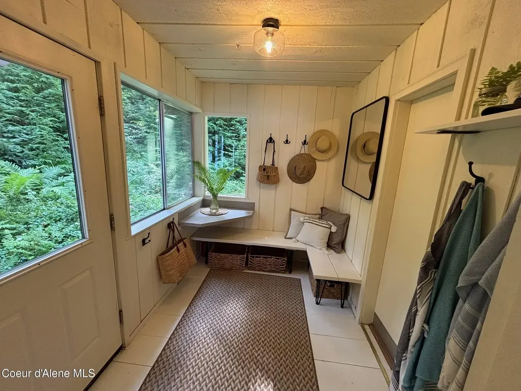 1449 W Prl Shore Priest Lake ID 83856