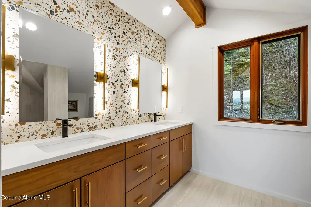 867 Midas Drive Sagle ID 83860