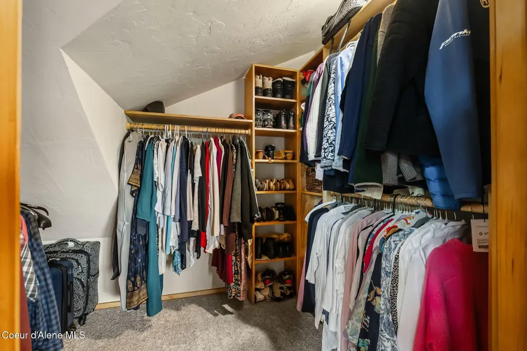 867 Midas Drive Sagle ID 83860
