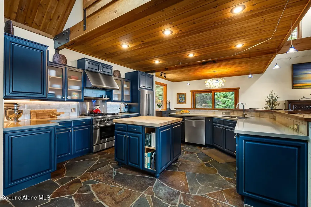 867 Midas Drive Sagle ID 83860