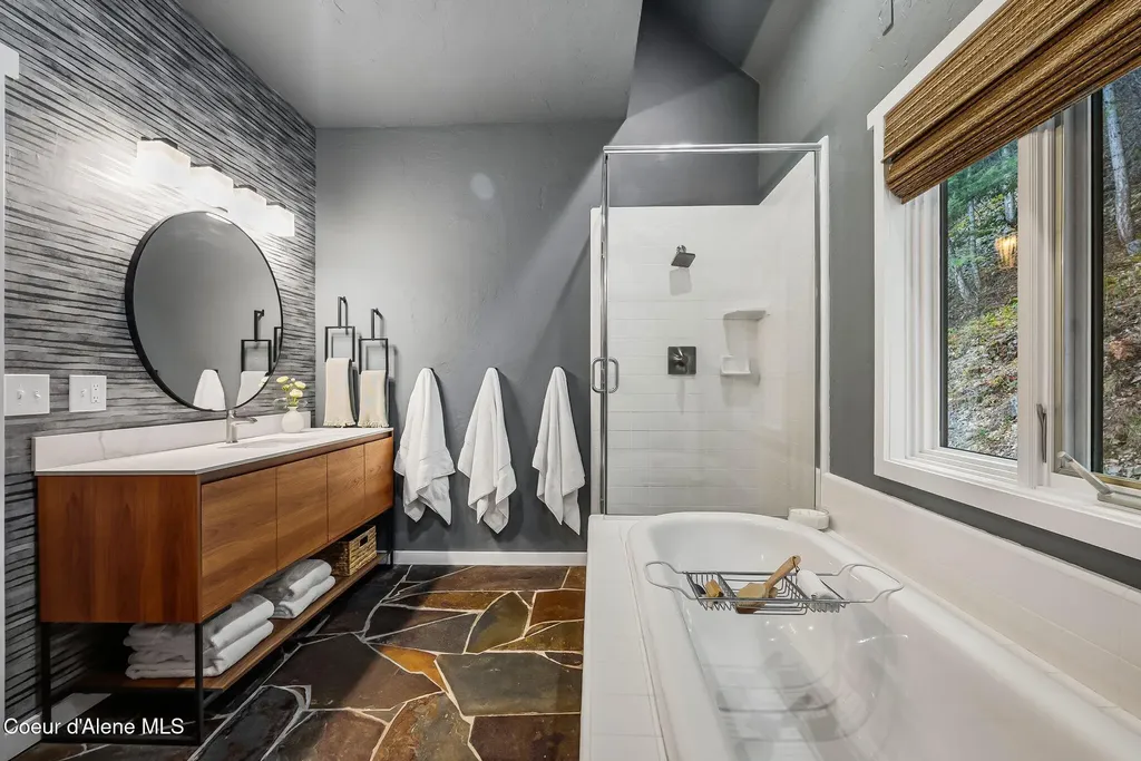 867 Midas Drive Sagle ID 83860