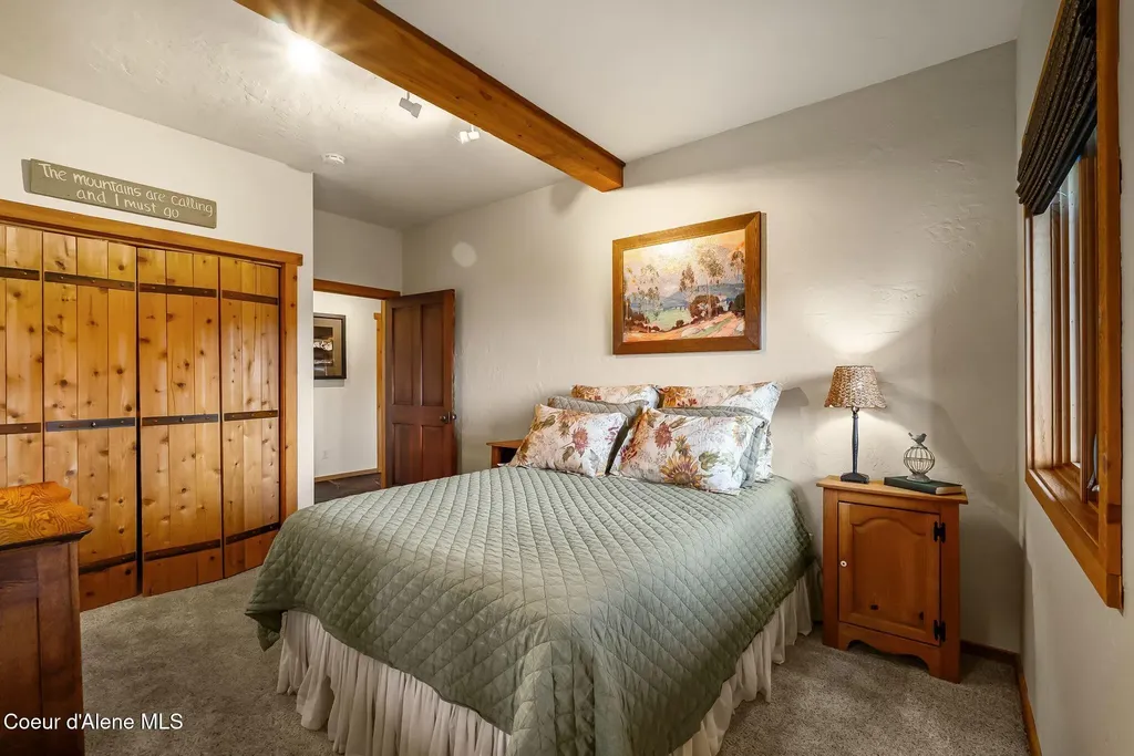 867 Midas Drive Sagle ID 83860