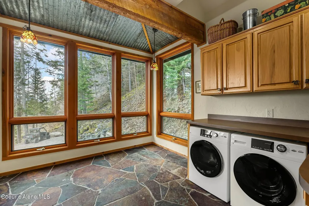 867 Midas Drive Sagle ID 83860