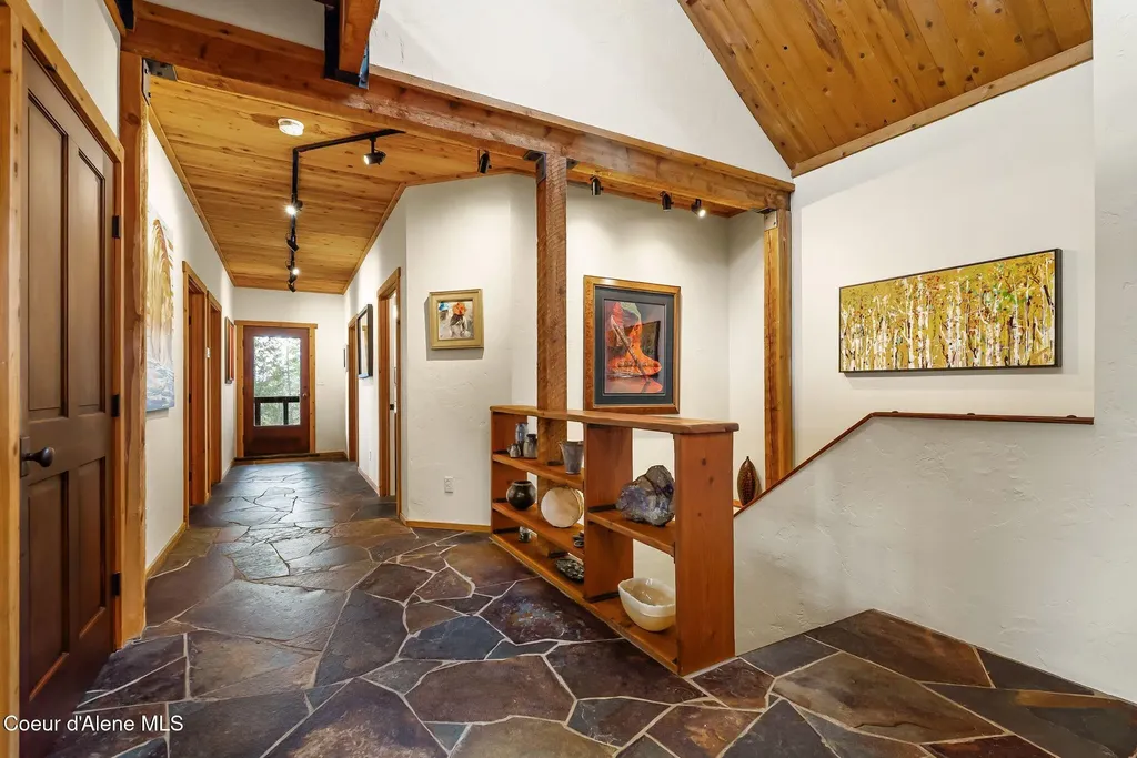 867 Midas Drive Sagle ID 83860