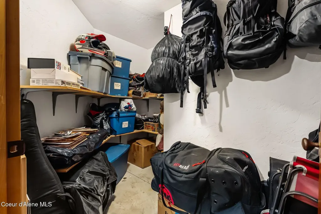 867 Midas Drive Sagle ID 83860