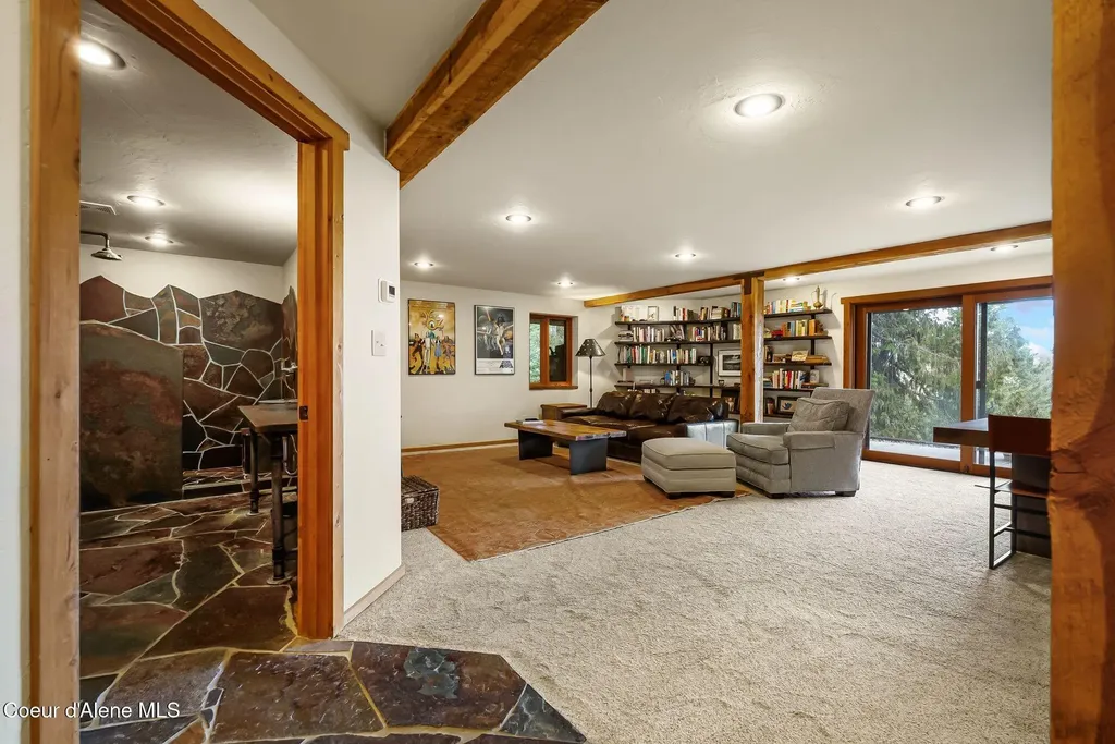 867 Midas Drive Sagle ID 83860