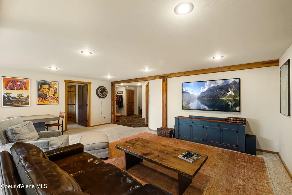 867 Midas Drive Sagle ID 83860