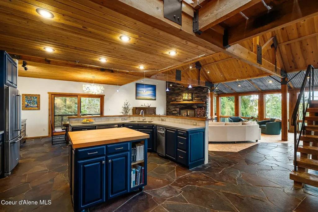 867 Midas Drive Sagle ID 83860