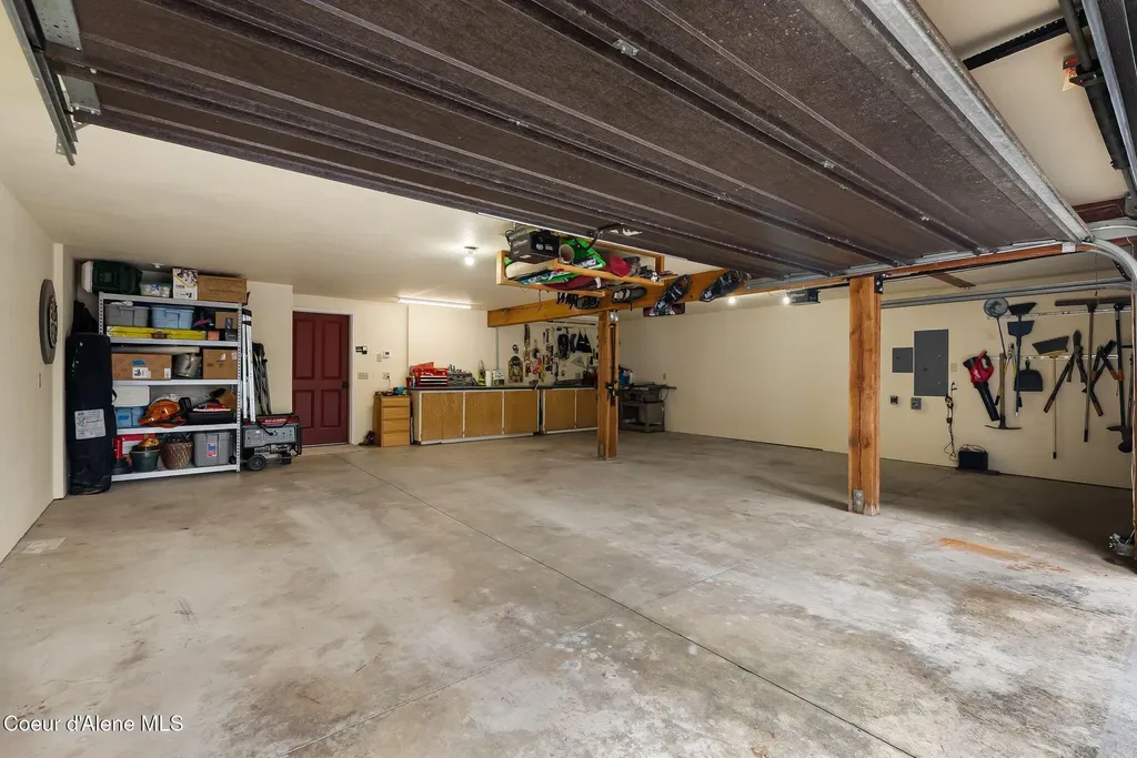 867 Midas Drive Sagle ID 83860