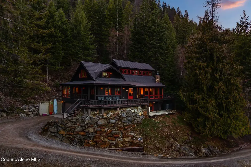 867 Midas Drive Sagle ID 83860