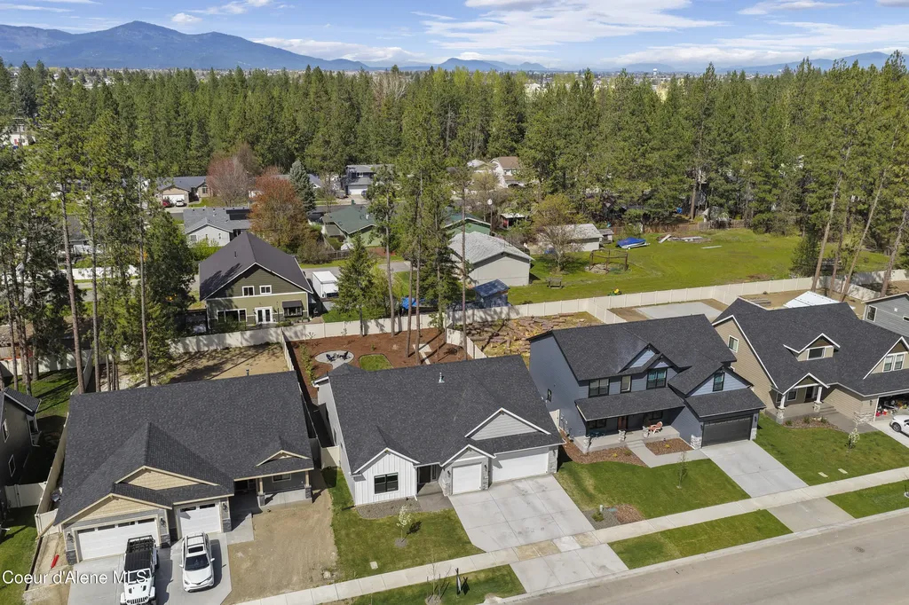 1967 E Plaza Court Post Falls ID 83854