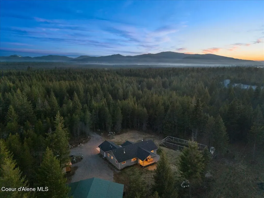 517 Songbird Way Spirit Lake ID 83869