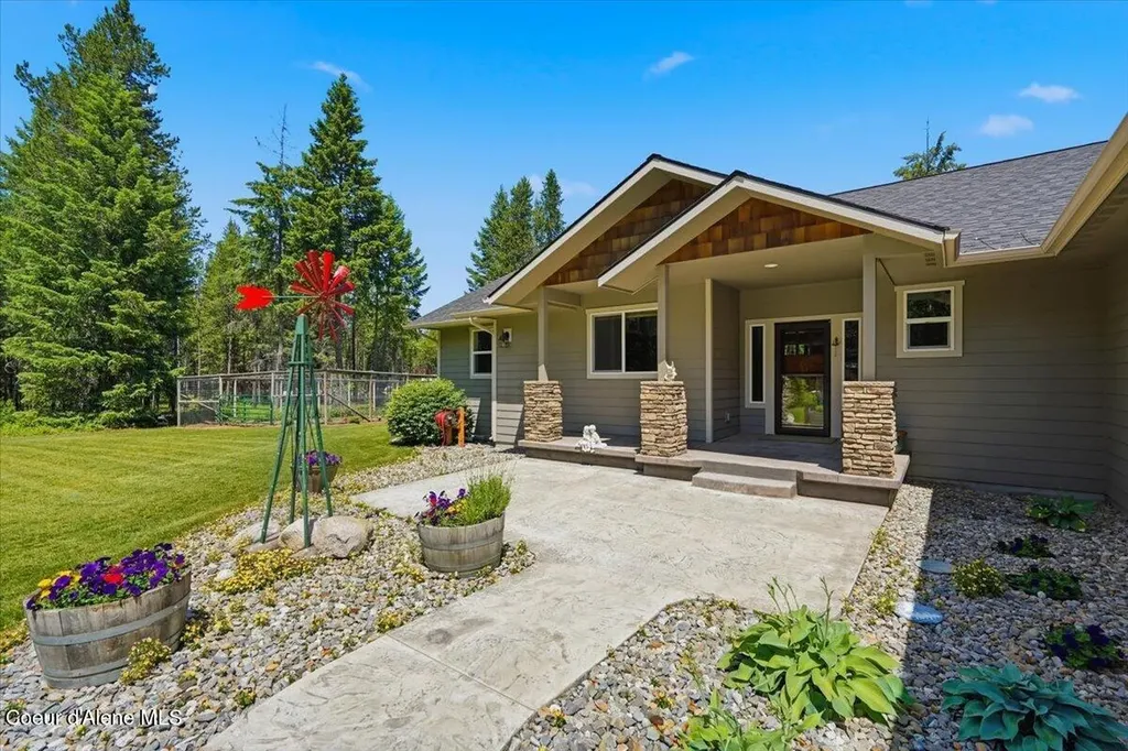 517 Songbird Way Spirit Lake ID 83869