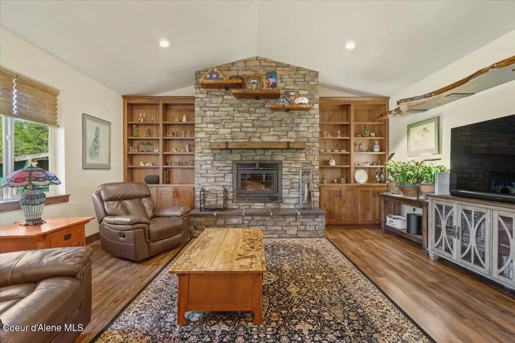 517 Songbird Way Spirit Lake ID 83869