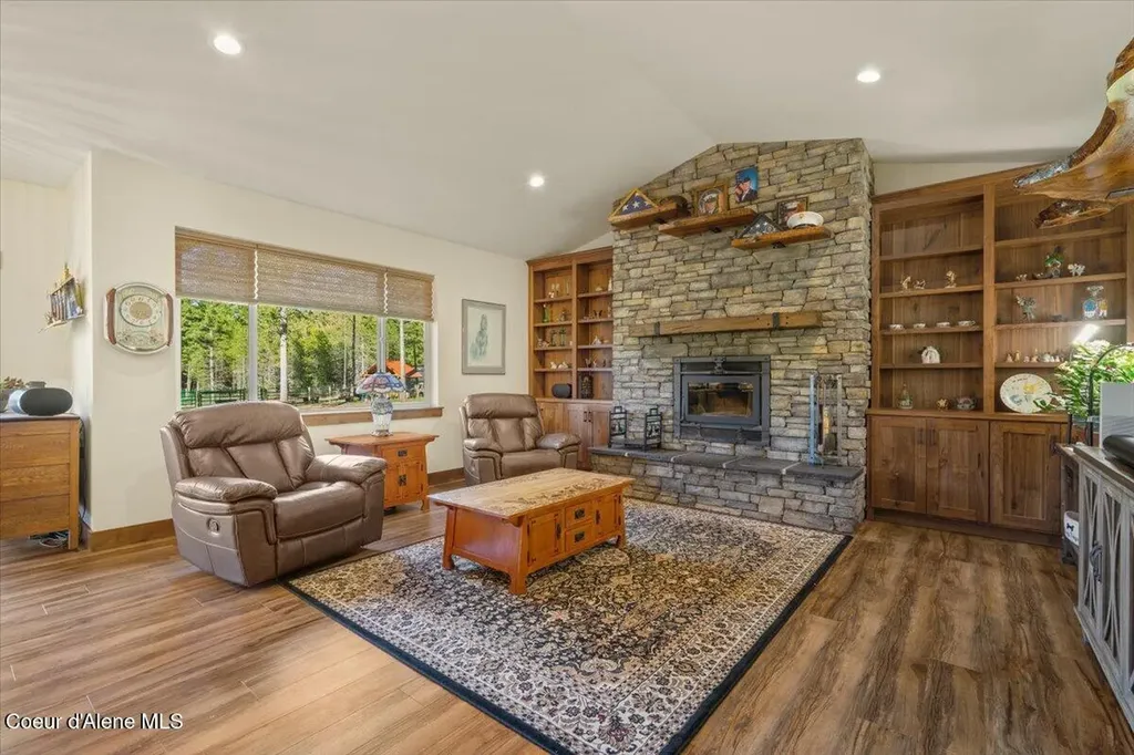 517 Songbird Way Spirit Lake ID 83869
