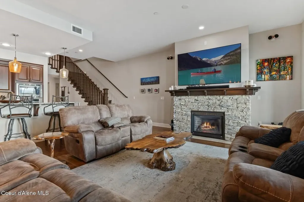 606 Sandpoint Avenue Sandpoint ID 83864