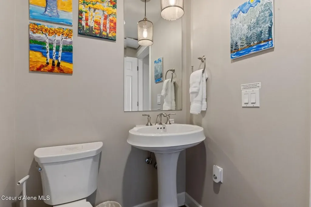 606 Sandpoint Avenue Sandpoint ID 83864