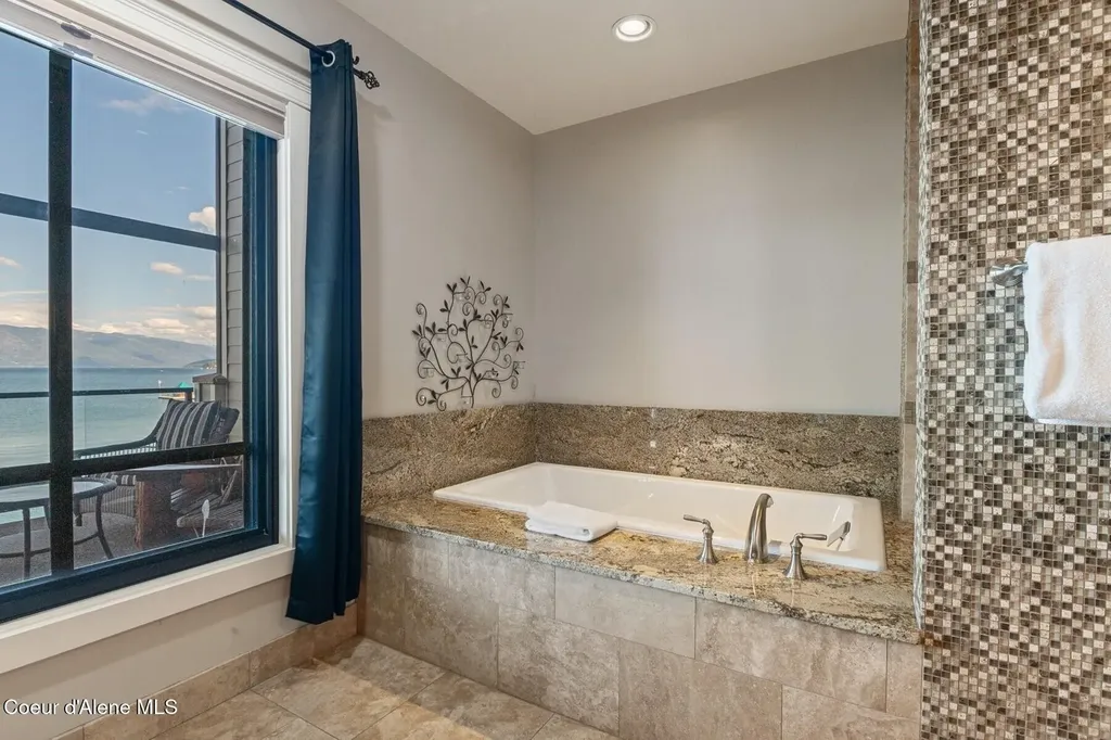 606 Sandpoint Avenue Sandpoint ID 83864