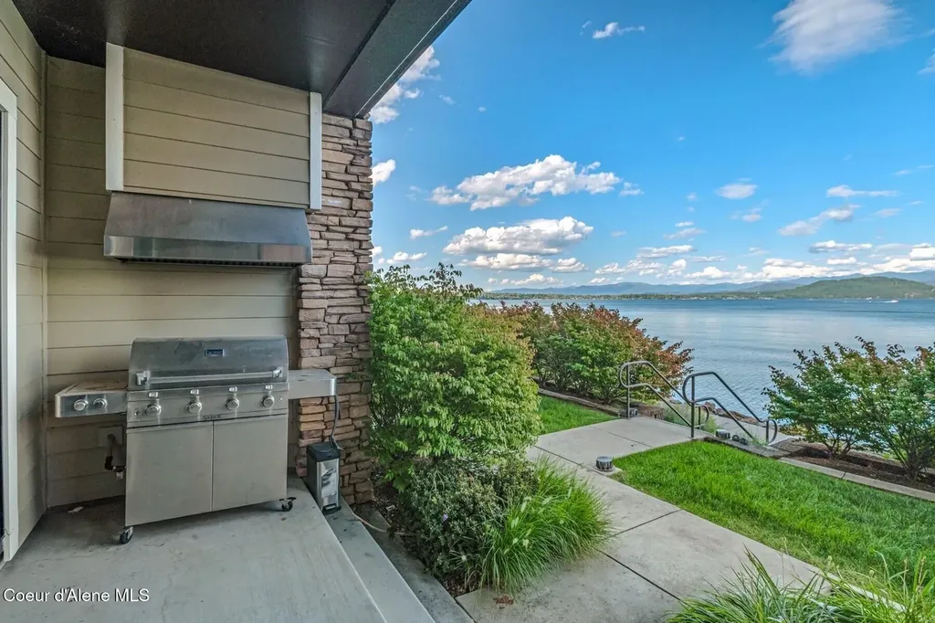 606 Sandpoint Avenue Sandpoint ID 83864