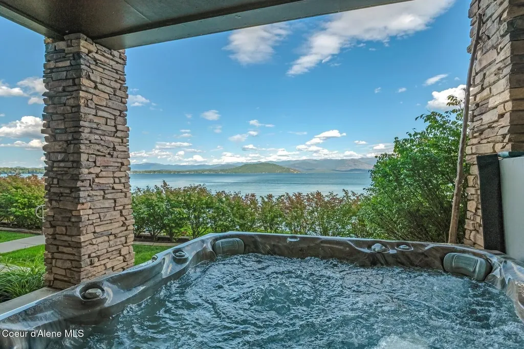 606 Sandpoint Avenue Sandpoint ID 83864