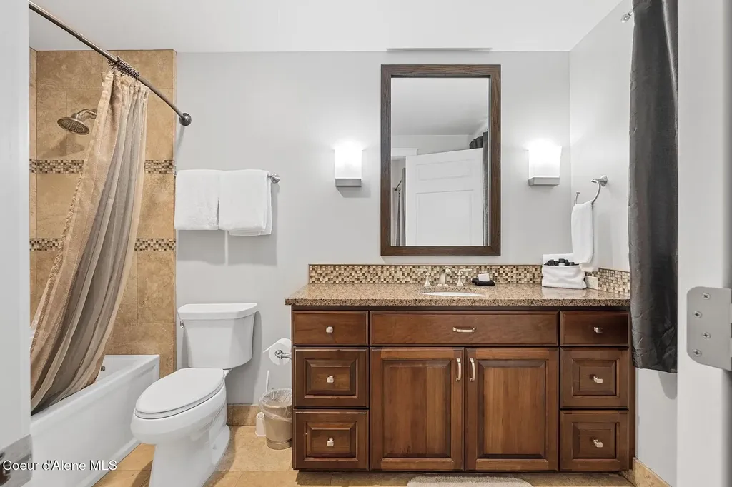 606 Sandpoint Avenue Sandpoint ID 83864