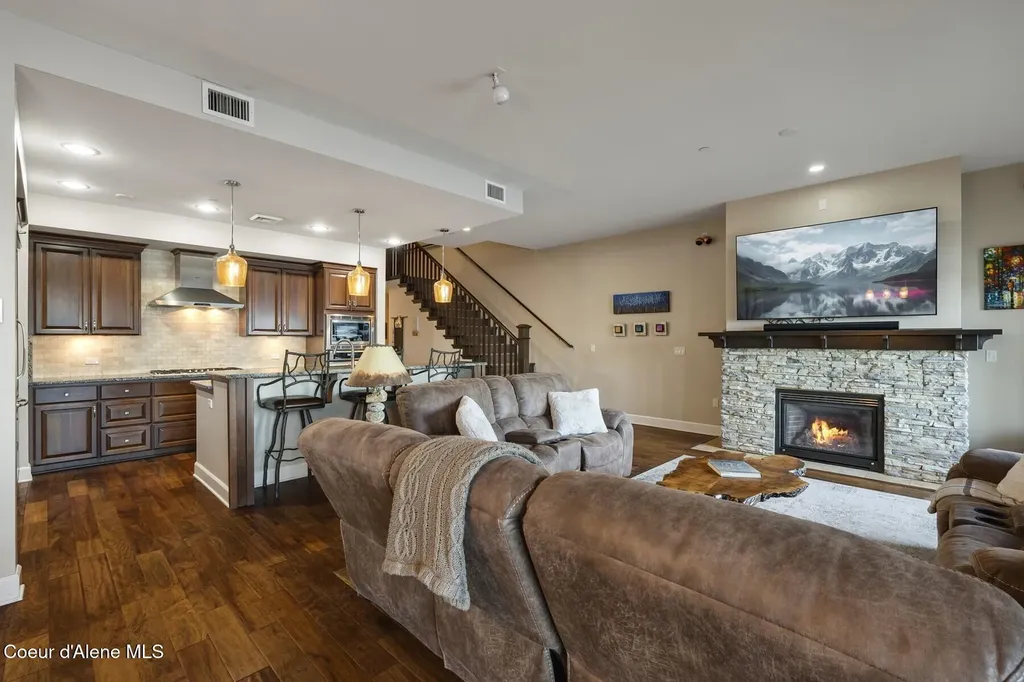 606 Sandpoint Avenue Sandpoint ID 83864