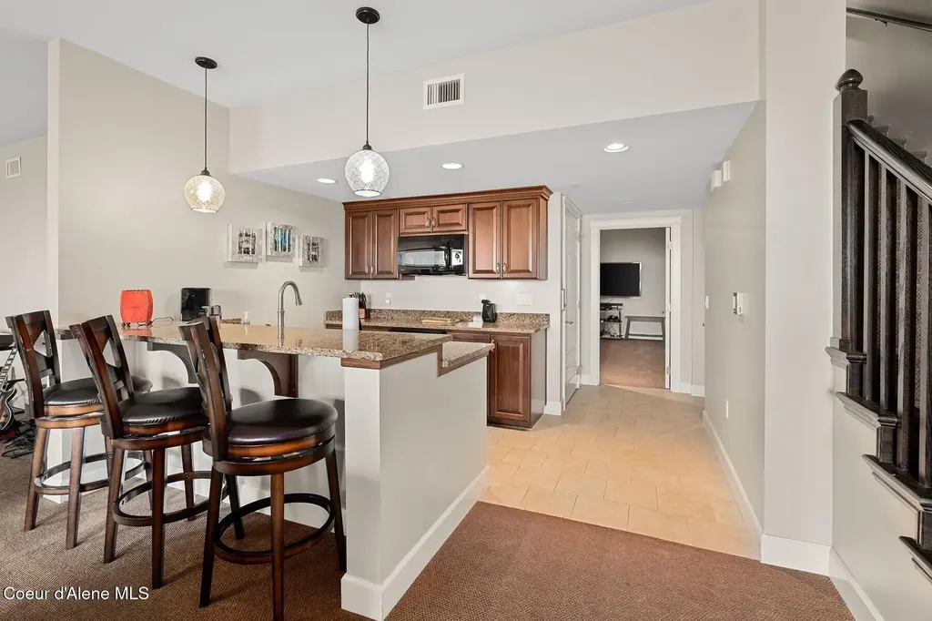606 Sandpoint Avenue Sandpoint ID 83864