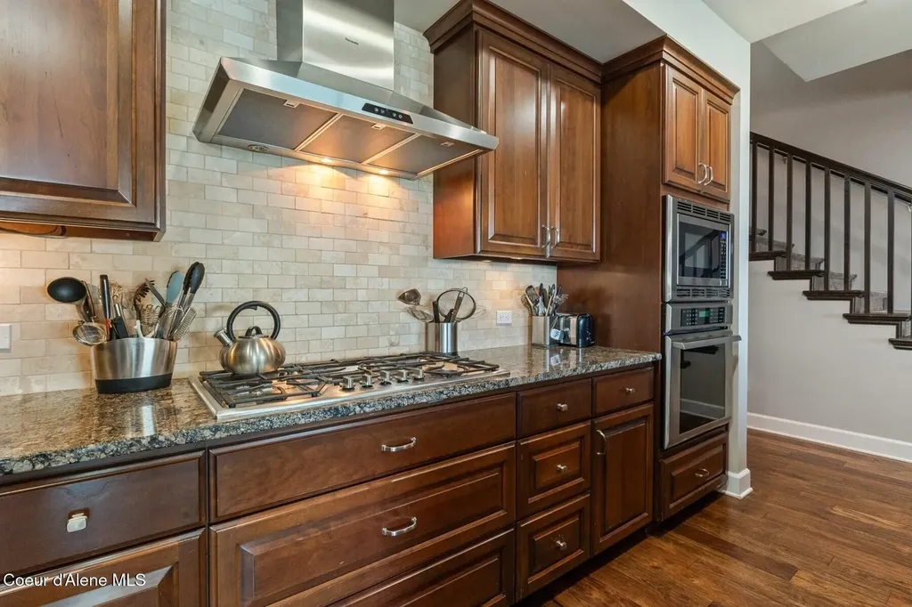 606 Sandpoint Avenue Sandpoint ID 83864