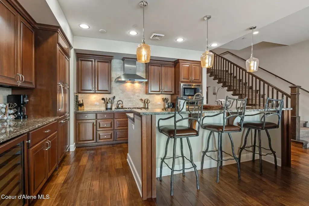 606 Sandpoint Avenue Sandpoint ID 83864